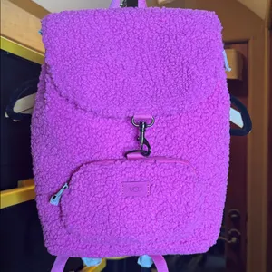 NWT UGG Inara Medium Faux-Sherpa Backpack UGGfluff Fuchsia Pink thumbnail 15