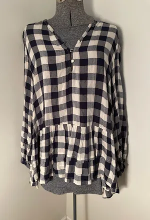 American Eagle Outfitters Top thumbnail 1