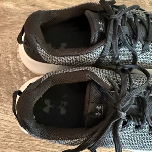 Under Armour Ripple Mesh Fly Knit Sneakers Women’s Size 9 Gray Black thumbnail 14