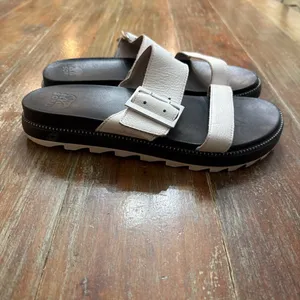 Sorel White Two Strap Leather Sandals with Black Sole Studded Detailing Women 10 thumbnail 3