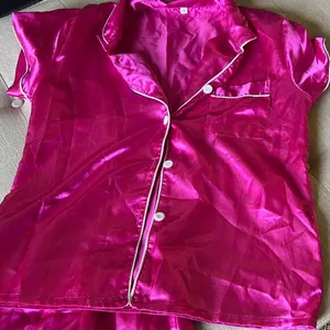 Non Signe Pink Satin Trimmed Two Piece Pajama Set Size Small thumbnail 6