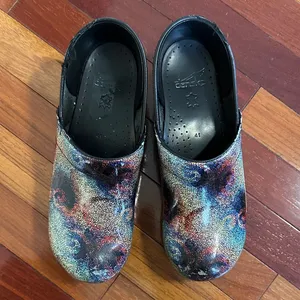 DANSKO Professional Clogs Metallic Patent Leather Abstract Colorful Artsy 41 thumbnail 4