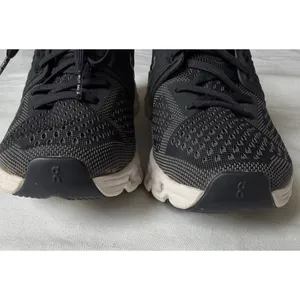 On Cloud Women's Black Gray White Mesh Running Athletic Gym Shoes Sneakers Sz‎ 7 thumbnail 4