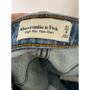 Abercrombie and Fitch high rise mom short jean denim women's size 27 4 thumbnail 3