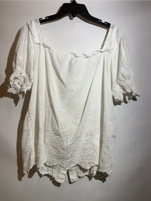 Anthropologie White Cotton Eyelet Puff Sleeve Button Front Blouse Size M thumbnail 4
