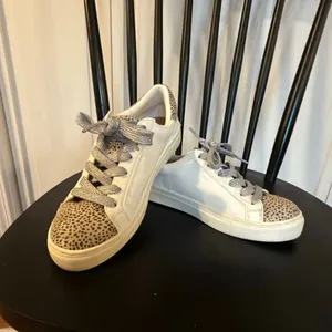 Universal Threads Cadey leopard and white sneakers 6 thumbnail 10