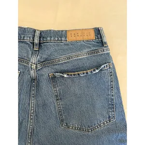 PacSun Stretch Dad Jeans Women’s Size 30/28.5" inseam Ankle Slit Button Fly EUC thumbnail 8