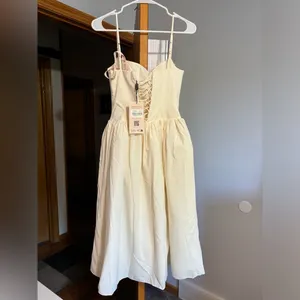 Oh Polly Floral Appliqué Midi Dress thumbnail 6
