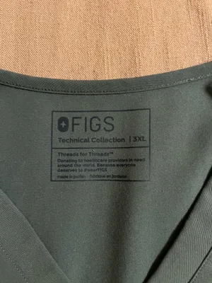 FIGS Scrub Top Casma thumbnail 2