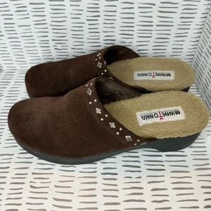 Minnetonka Womens Brown Suede Studded‎ Faux Fur Lined Clog Mules Size 9 Boho thumbnail 2
