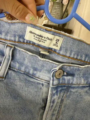 Short Abercrombie Jeans Ultra High-Rise 90s Straight Curve Love thumbnail 3