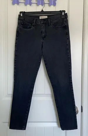 EUC | GAP women’s true‎ skinny black denim jeans — size 28 thumbnail 1