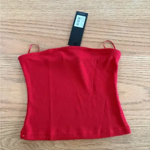 Lioness red tube top thumbnail 3