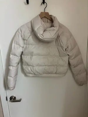 The North Face Women’s Hydrenalite Down Hoodie XS White 600 Fill Puffer Jacket Description: The North Face Women’s Hydrenalite Down Hoodie in white, size XS thumbnail 2