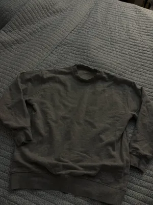 Aritzia community crew neck thumbnail 3