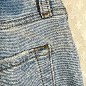 Abercrombie & Fitch Light Wash Curve‎ Love The 90s Straight High Rise Jeans thumbnail 2