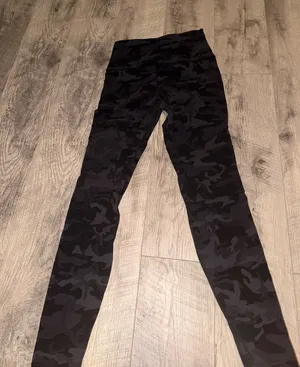 Lululemon Camo leggings  thumbnail 1