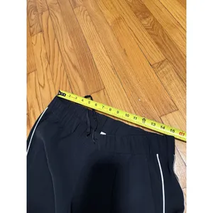 Lululemon On the Right Track Pant in‎ Black / White Size 10 thumbnail 9