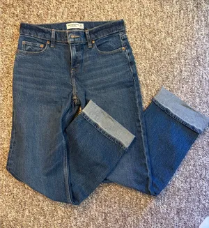 Abercrombie Low-Rise 90s Relaxed Jeans thumbnail 1