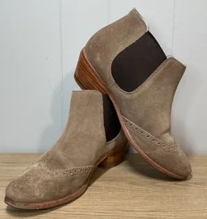 Boden Chelsea Boots Women US 9.5 Eu 41 Suede Leather Brogue Ankle Pull On CapToe thumbnail 1