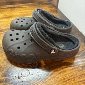 Crocs Black Fur Lined‎ Clogs Size Women 6 thumbnail 2