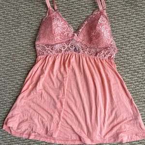 Daisy Fuentes coral Lace Top thumbnail 1