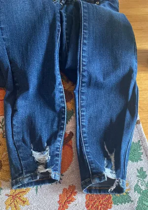 Distressed Skinny Jeans thumbnail 5