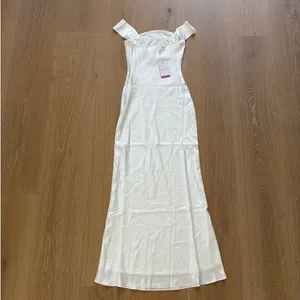 Beginning Boutique Maxi Dress Off Shoulder Formal Ela Size US2 White thumbnail 4