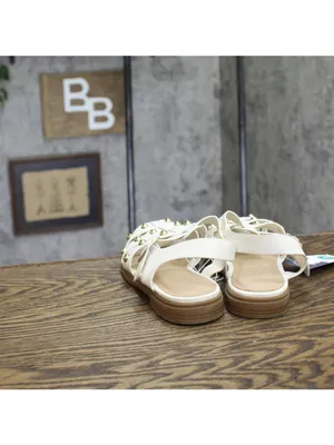 Universal Thread Womens Winnie Studded Fisherman Sandals White / Gold 8M thumbnail 4
