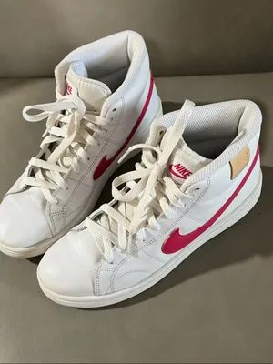 Nike Women's White Sneakers with Pink Swoosh High-Top thumbnail 5