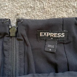 Express Simple Black Mini Skirt Size 0 thumbnail 4