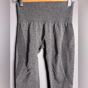 NVGTN Grey Contour Seamless Leggings in Charcoal. Size XS thumbnail 5