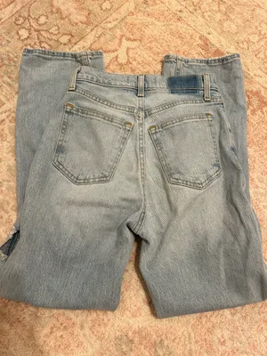 Abercrombie Curve Love 90s Ultra High Rise Straight Jean thumbnail 4