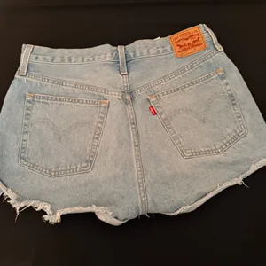 Levi's Denim Shorts Womens 28 Light Blue 501 Original‎ High Rise Cut Off Summer thumbnail 7
