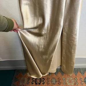 Birdy Grey Champagne Gold Satin V-Neck Spaghetti Strap‎ Maxi Dress Slit Large thumbnail 3