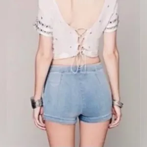 Free People High-Rise Side Zipper Sailor Pin-Up Girl Denim Jean Shorts Size 28‎ thumbnail 3