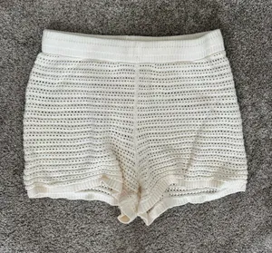 Old Navy Cream Crochet High-Waist Women’s Shorts thumbnail 1
