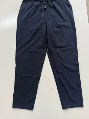 lululemon Keep Moving Pant - Size 8 - True Navy thumbnail 5