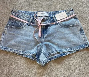 Hollister Low Rise Heart Embroidery Shorts thumbnail 1