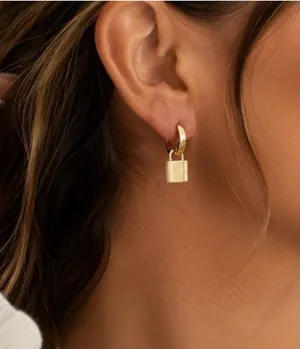 Quay Australia On Lock Huggies Earrings Gold Hoops Minimalist Statement NEW thumbnail 1