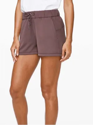 Lululemon On The Fly Short *Woven *2.5" Cherry Cola Size 2 thumbnail 2