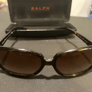 Ralph Lauren Brown Tortoiseshell Sunglasses Oversized Frame thumbnail 2