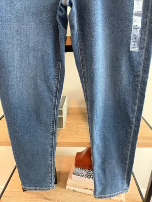 NWT American Eagle Outfitters High Rise Mom Jeans, 27 / 4 thumbnail 3