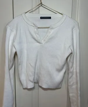 Brandy Melville Crop Top thumbnail 1