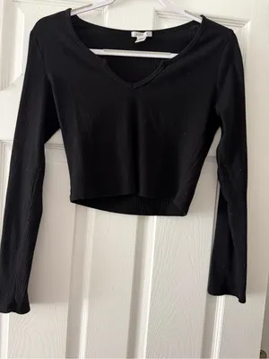 Bozzolo Black Ribbed Long Sleeve Crop Top Large thumbnail 1