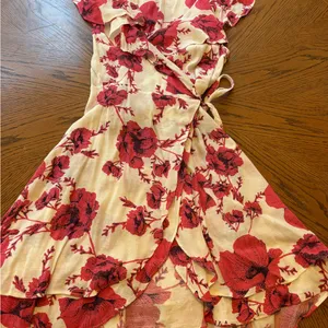 Free People Floral Pink Ruffle Wrap Dress‎ Medium thumbnail 2