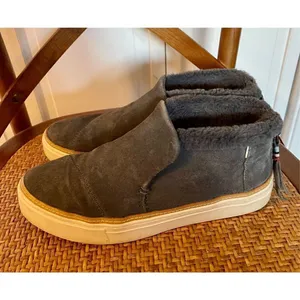 Toms grey suede side zipper faux fur bootie size 8 thumbnail 6
