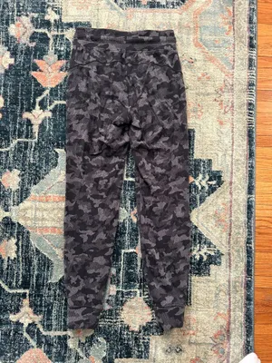 Lululemon Joggers thumbnail 2