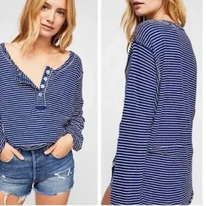 We The Free People S Small Hong Kong Henley Top Navy Striped Raw Hem Boho Beachy thumbnail 2