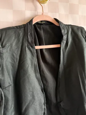 Black Blazer thumbnail 2